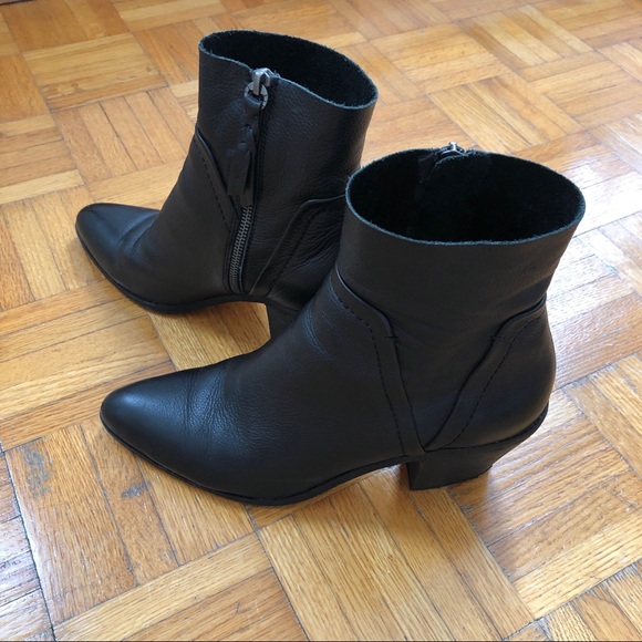 Heeled ankle boots - Picture 2 of 5